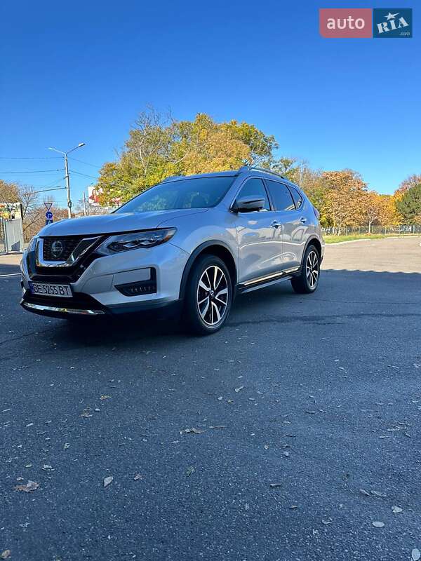 Позашляховик / Кросовер Nissan Rogue 2017 в Миколаєві