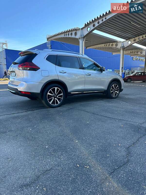 Позашляховик / Кросовер Nissan Rogue 2017 в Миколаєві