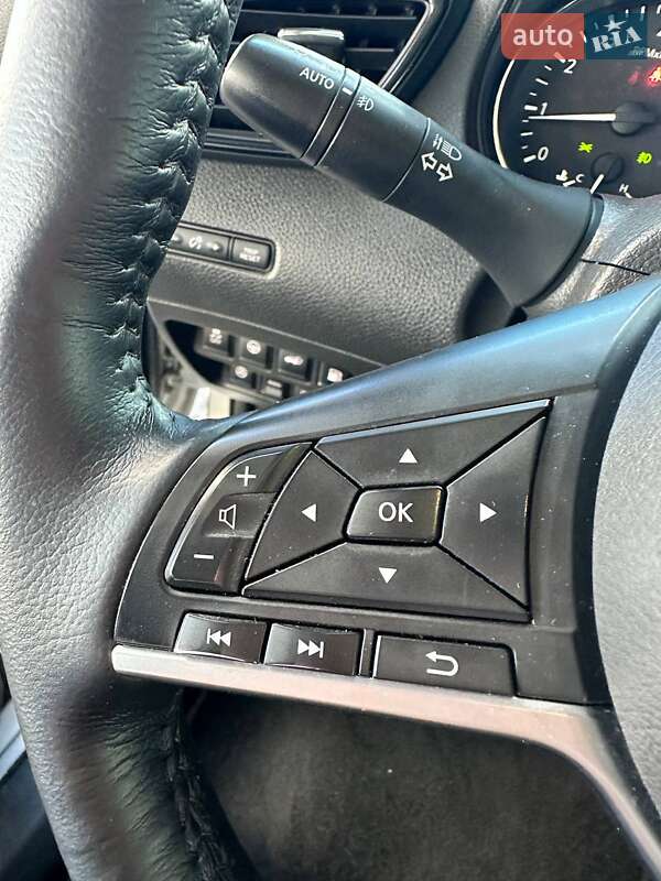 Позашляховик / Кросовер Nissan Rogue 2017 в Миколаєві