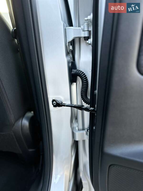 Внедорожник / Кроссовер Nissan Rogue 2023 в Раздельной фото 74 Внедорожник / Кроссовер Nissan Rogue 2023 в Раздельной