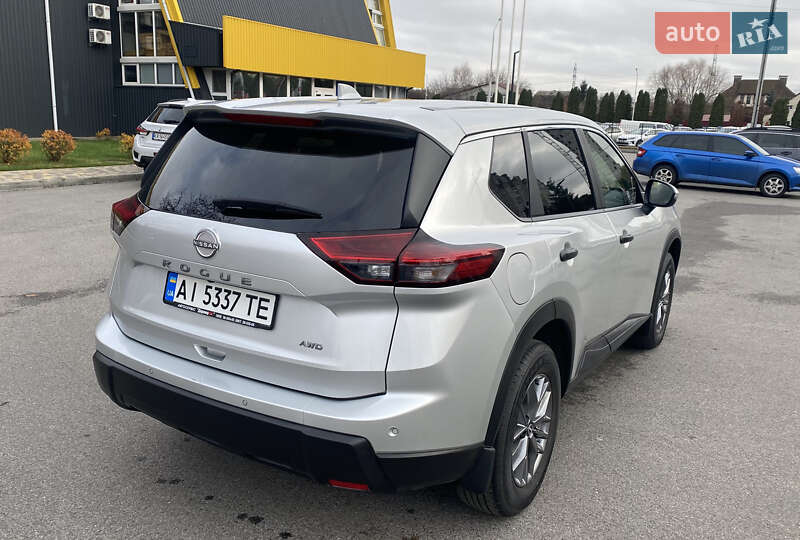 Внедорожник / Кроссовер Nissan Rogue 2024 в Броварах