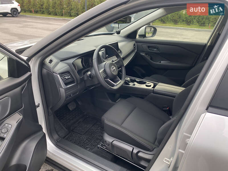 Внедорожник / Кроссовер Nissan Rogue 2024 в Броварах