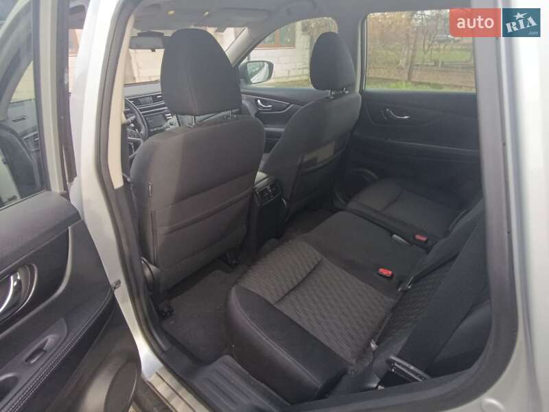 Внедорожник / Кроссовер Nissan Rogue 2017 в Тячеве фото 9 Внедорожник / Кроссовер Nissan Rogue 2017 в Тячеве