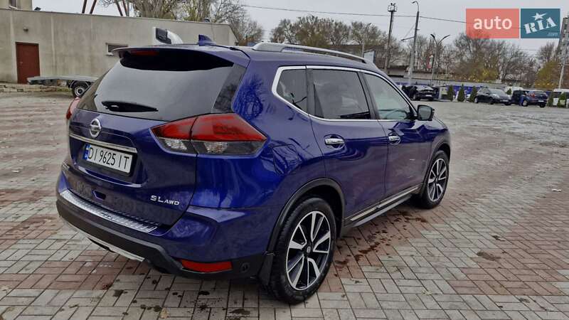 Внедорожник / Кроссовер Nissan Rogue 2017 в Запорожье