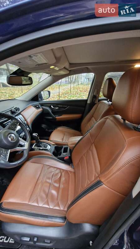 Внедорожник / Кроссовер Nissan Rogue 2017 в Запорожье