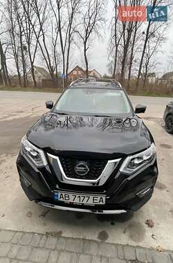 Внедорожник / Кроссовер Nissan Rogue 2018 в Гайсине