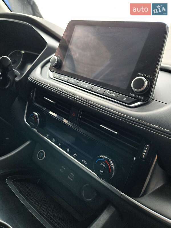 Внедорожник / Кроссовер Nissan Rogue 2022 в Каменском