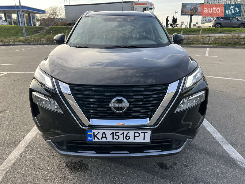 Внедорожник / Кроссовер Nissan Rogue 2023 в Киеве