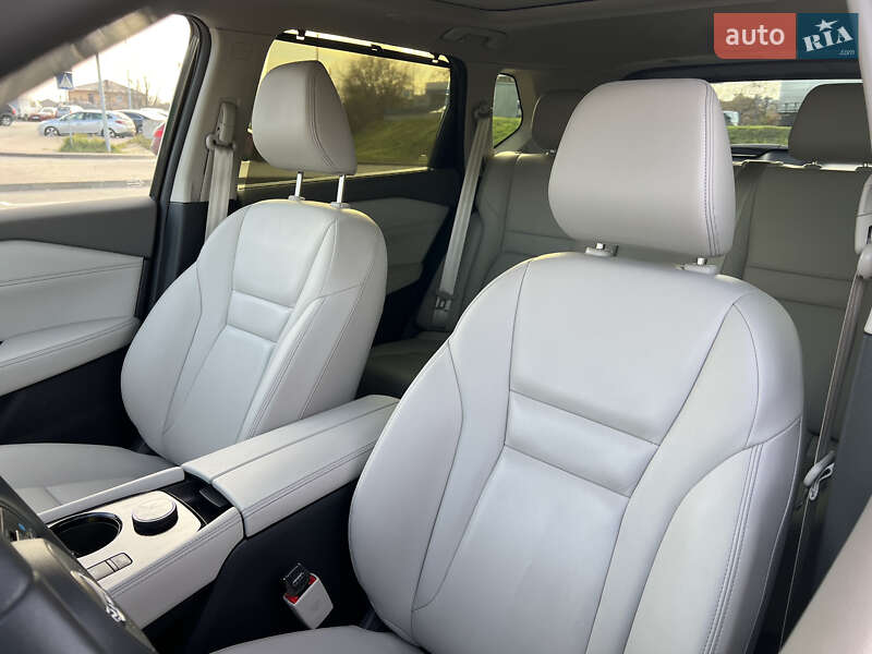 Внедорожник / Кроссовер Nissan Rogue 2023 в Киеве