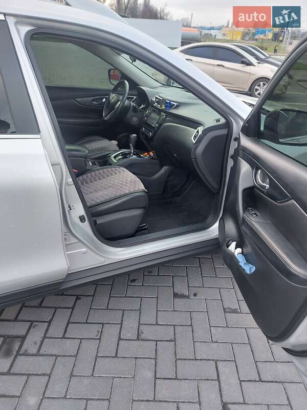 Внедорожник / Кроссовер Nissan Rogue 2015 в Кременчуге