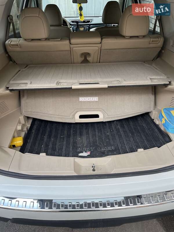 Внедорожник / Кроссовер Nissan Rogue 2015 в Харькове