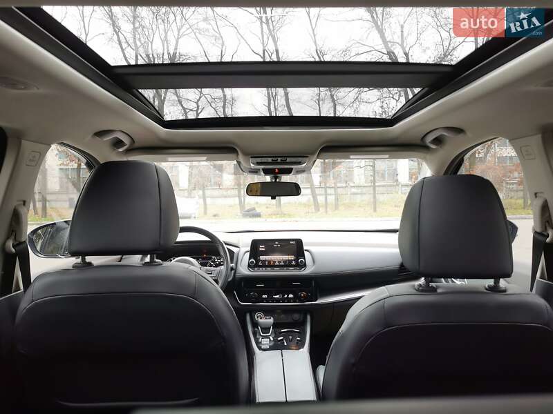 Внедорожник / Кроссовер Nissan Rogue 2021 в Киеве