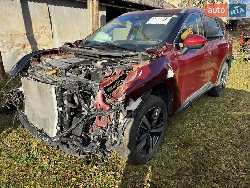 Внедорожник / Кроссовер Nissan Rogue 2023 в Львове