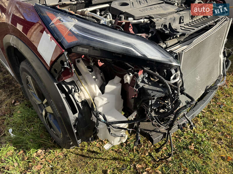 Внедорожник / Кроссовер Nissan Rogue 2023 в Львове