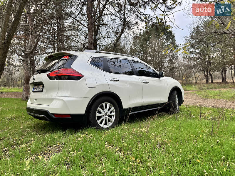 Внедорожник / Кроссовер Nissan Rogue 2017 в Запорожье