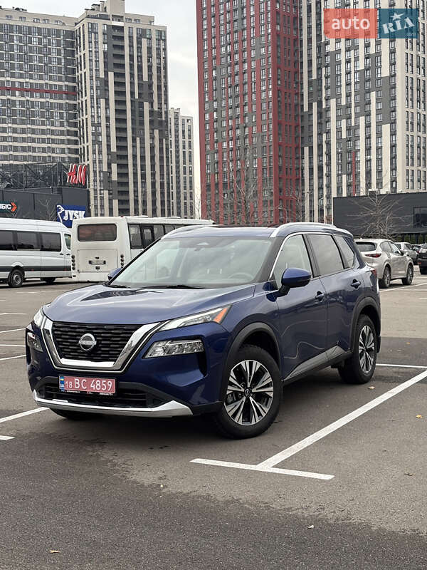 Внедорожник / Кроссовер Nissan Rogue 2022 в Ровно