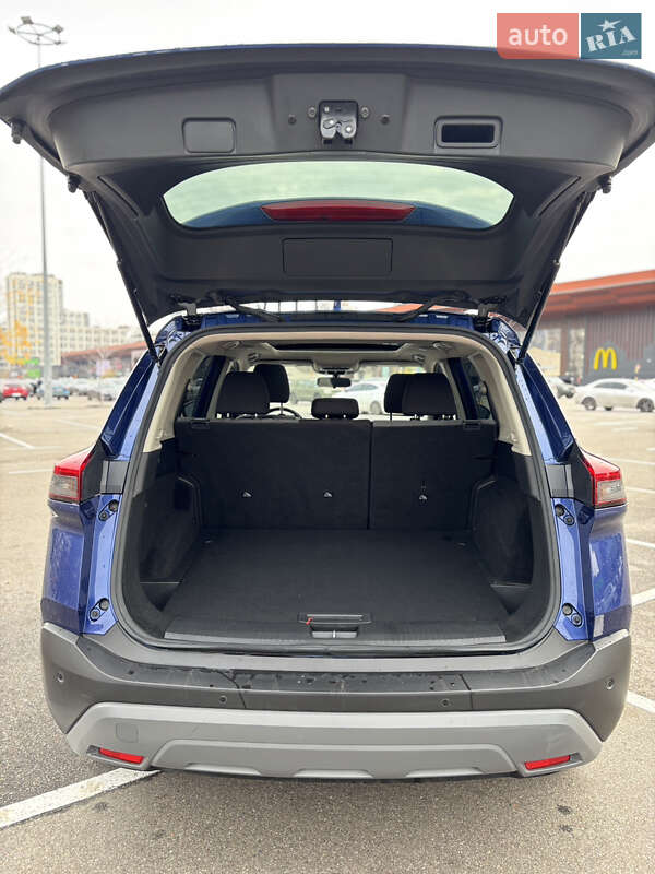 Внедорожник / Кроссовер Nissan Rogue 2022 в Ровно