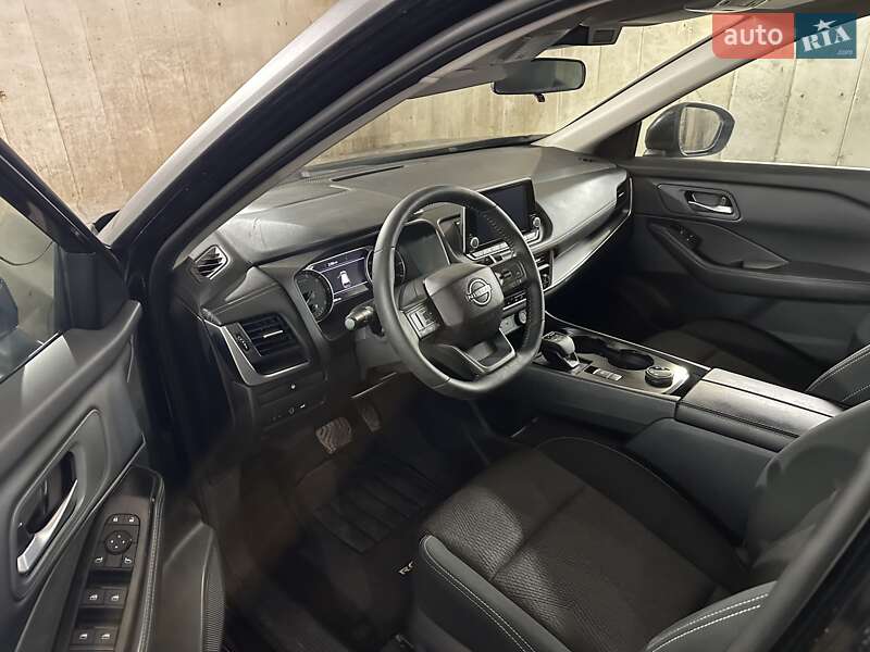 Позашляховик / Кросовер Nissan Rogue 2025 в Ізюмі