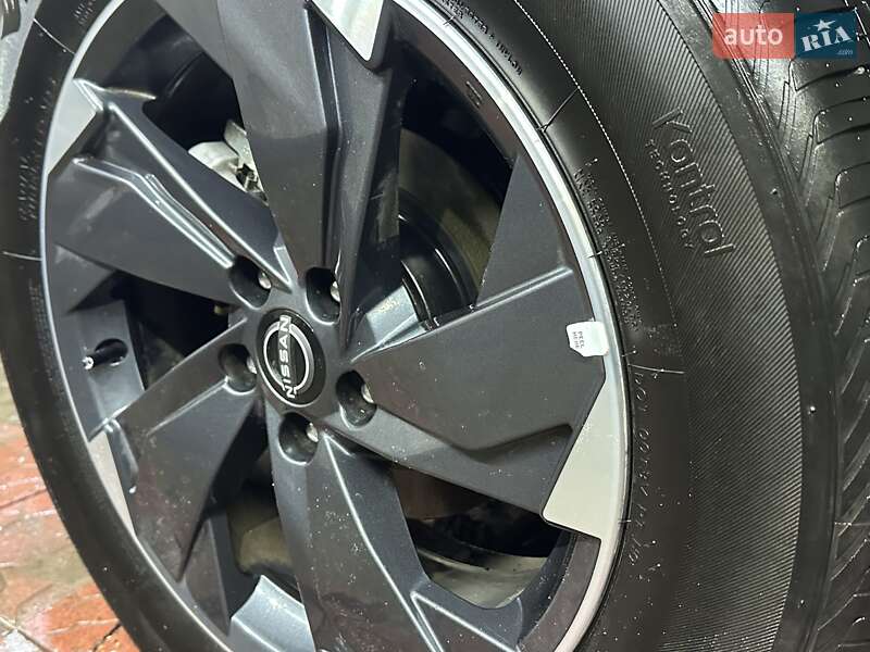 Позашляховик / Кросовер Nissan Rogue 2025 в Ізюмі