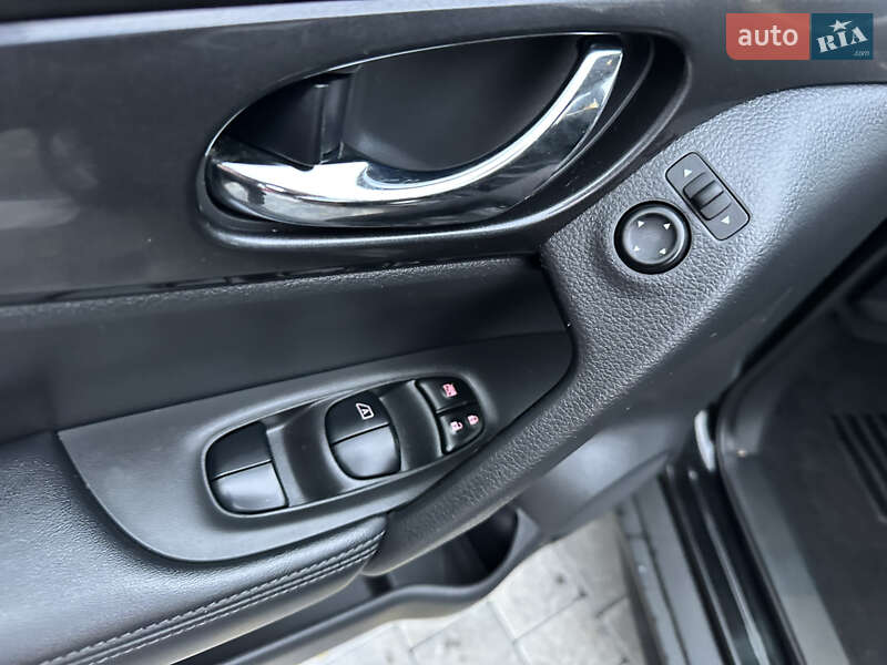 Внедорожник / Кроссовер Nissan Rogue 2020 в Днепре