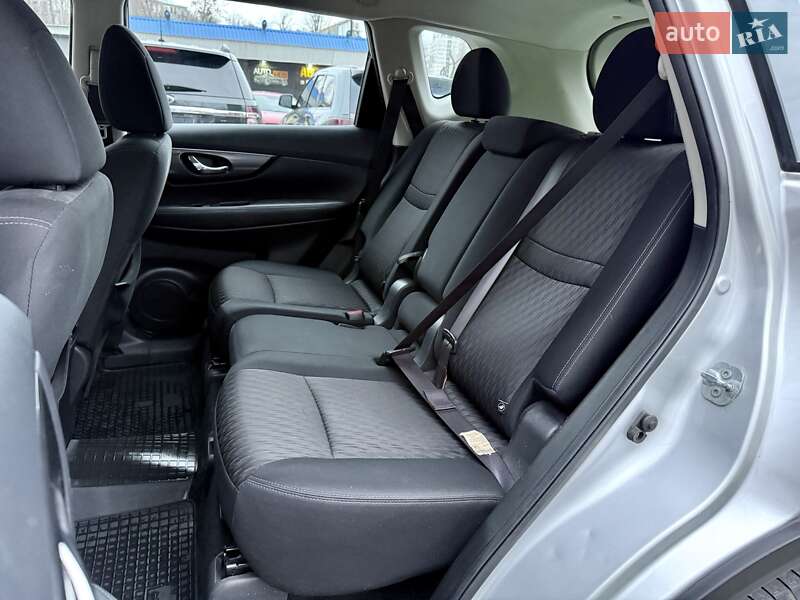 Внедорожник / Кроссовер Nissan Rogue 2016 в Харькове