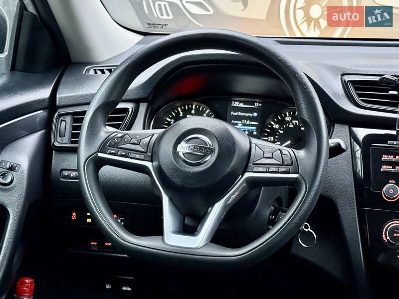 Внедорожник / Кроссовер Nissan Rogue 2016 в Харькове