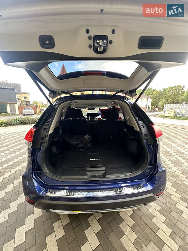 Внедорожник / Кроссовер Nissan Rogue 2019 в Киеве