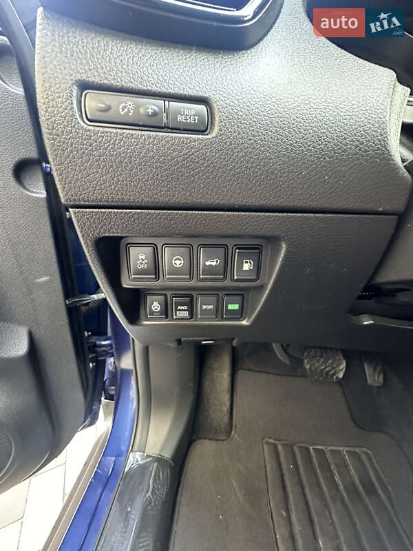 Внедорожник / Кроссовер Nissan Rogue 2019 в Киеве