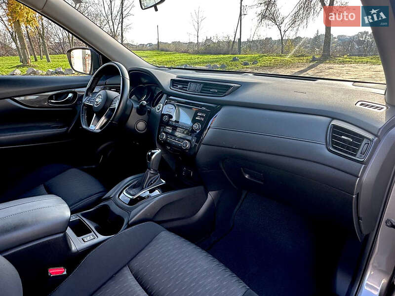 Внедорожник / Кроссовер Nissan Rogue 2017 в Белой Церкви