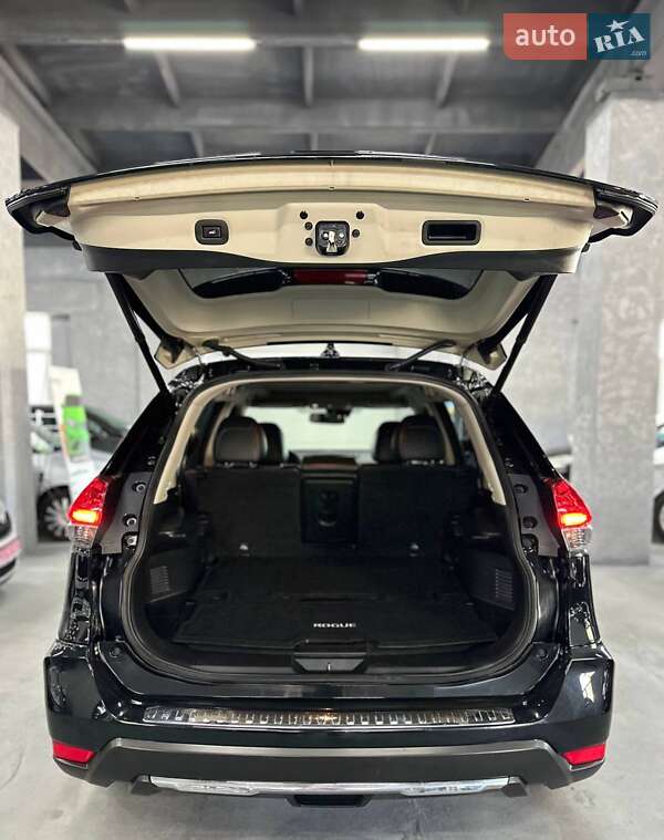 Внедорожник / Кроссовер Nissan Rogue 2017 в Каменском