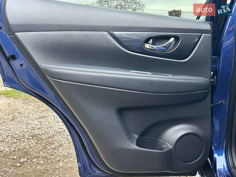 Внедорожник / Кроссовер Nissan Rogue 2017 в Одессе