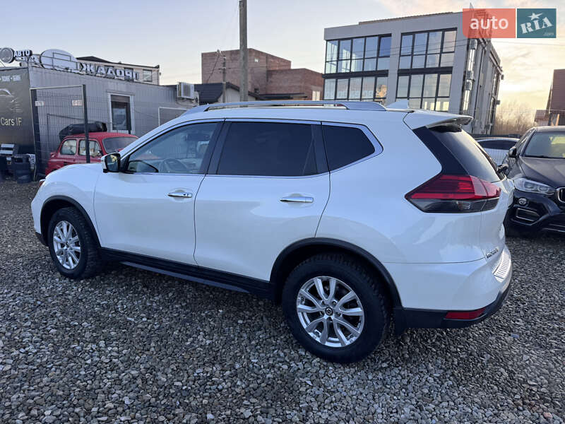 Внедорожник / Кроссовер Nissan Rogue 2017 в Ивано-Франковске