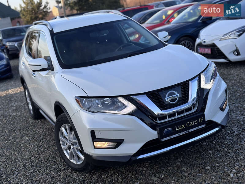 Внедорожник / Кроссовер Nissan Rogue 2017 в Ивано-Франковске