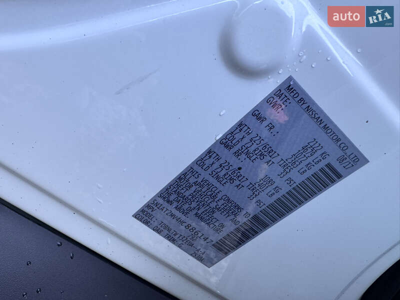 Внедорожник / Кроссовер Nissan Rogue 2017 в Ивано-Франковске