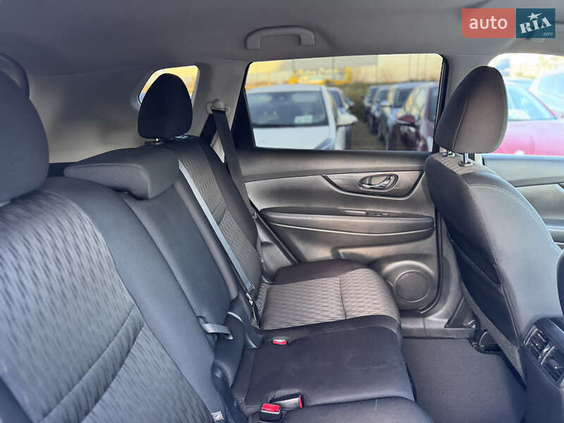 Внедорожник / Кроссовер Nissan Rogue 2017 в Ивано-Франковске