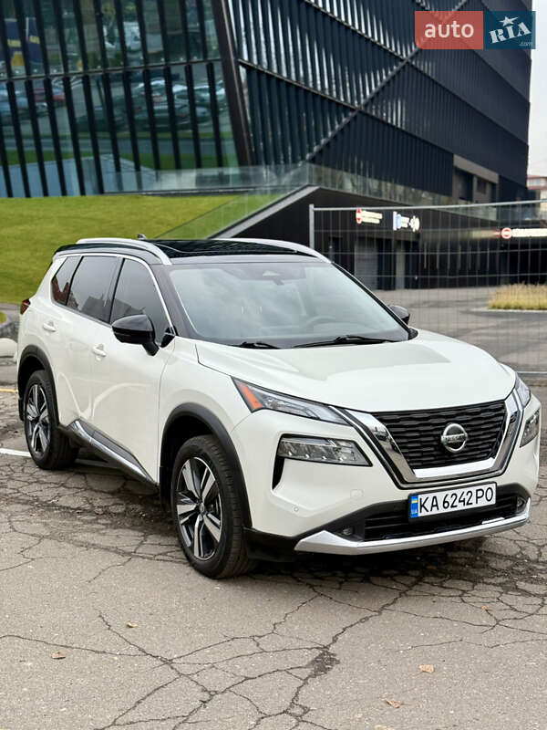 Внедорожник / Кроссовер Nissan Rogue 2021 в Киеве