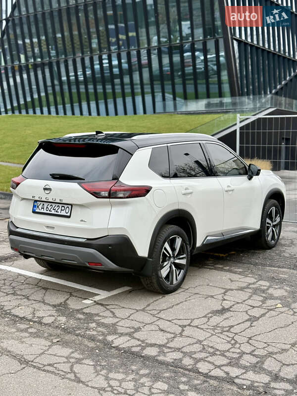 Внедорожник / Кроссовер Nissan Rogue 2021 в Киеве