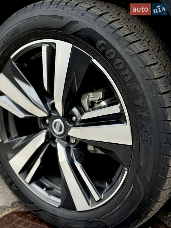 Внедорожник / Кроссовер Nissan Rogue 2021 в Киеве