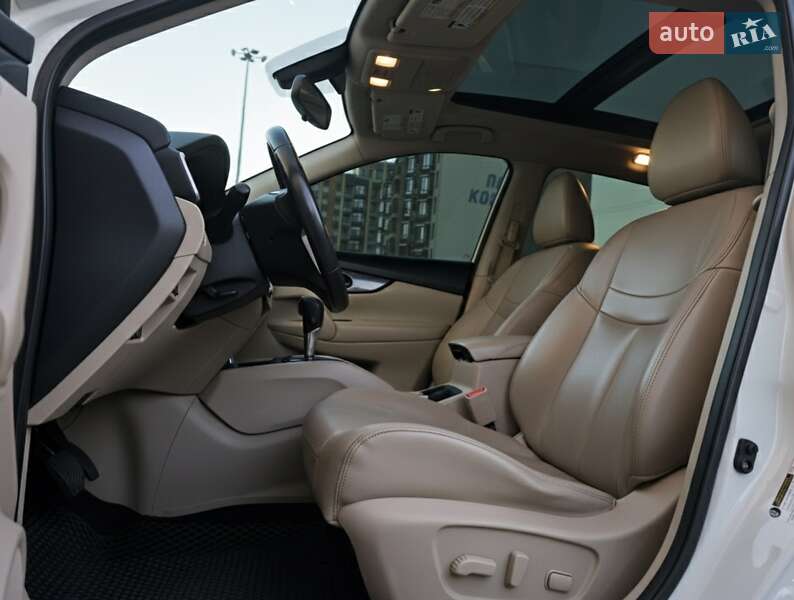 Внедорожник / Кроссовер Nissan Rogue 2015 в Житомире