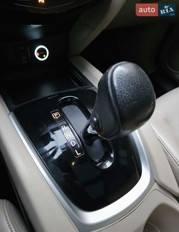 Внедорожник / Кроссовер Nissan Rogue 2015 в Житомире