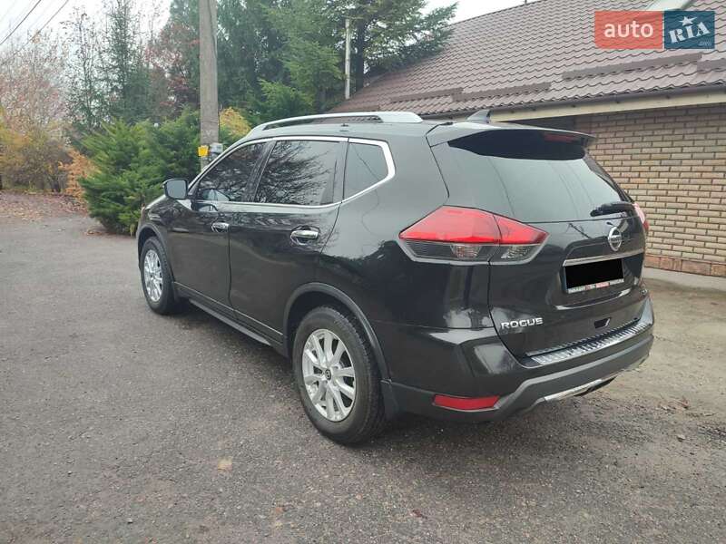 Внедорожник / Кроссовер Nissan Rogue 2017 в Запорожье