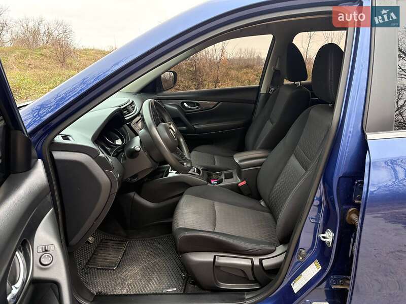 Внедорожник / Кроссовер Nissan Rogue 2016 в Черкассах