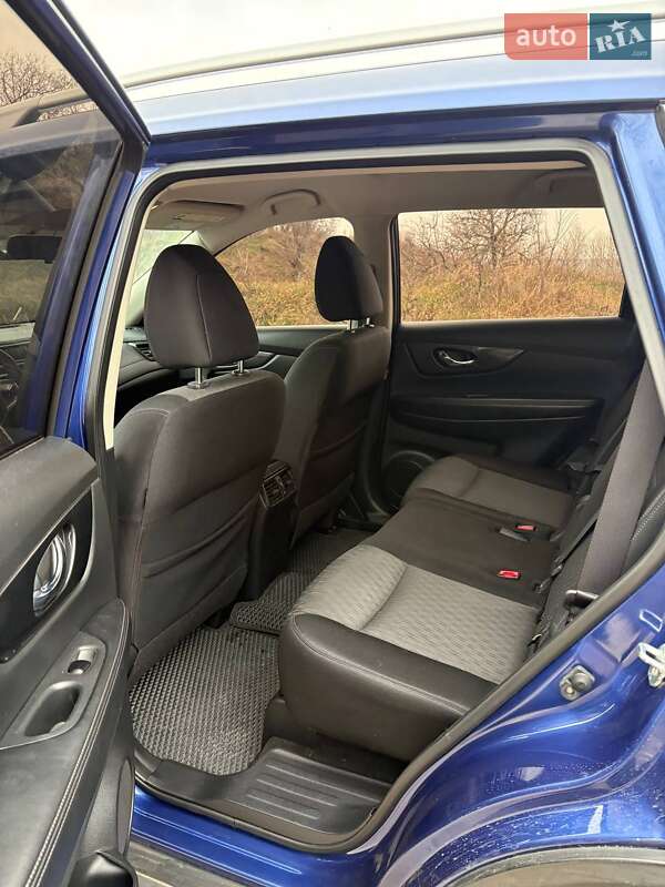 Внедорожник / Кроссовер Nissan Rogue 2016 в Черкассах