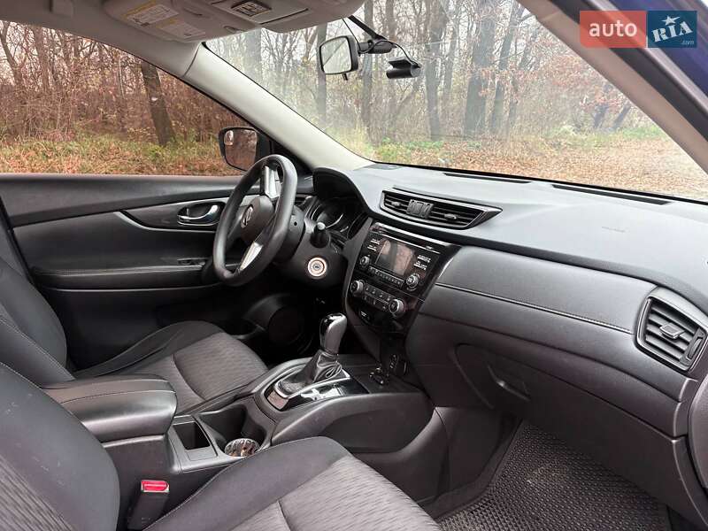 Внедорожник / Кроссовер Nissan Rogue 2016 в Черкассах