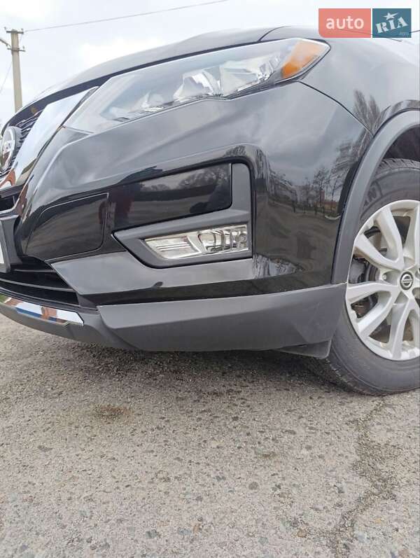 Внедорожник / Кроссовер Nissan Rogue 2019 в Змиеве