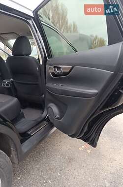 Внедорожник / Кроссовер Nissan Rogue 2019 в Змиеве