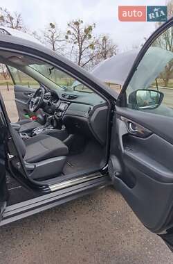 Внедорожник / Кроссовер Nissan Rogue 2019 в Змиеве