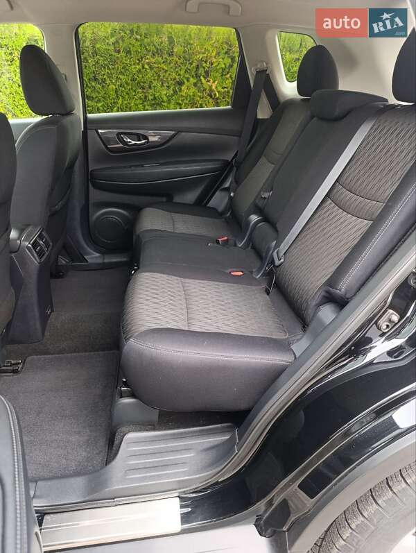 Внедорожник / Кроссовер Nissan Rogue 2019 в Змиеве