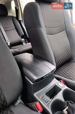 Внедорожник / Кроссовер Nissan Rogue 2019 в Змиеве