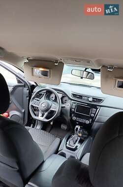 Внедорожник / Кроссовер Nissan Rogue 2019 в Змиеве